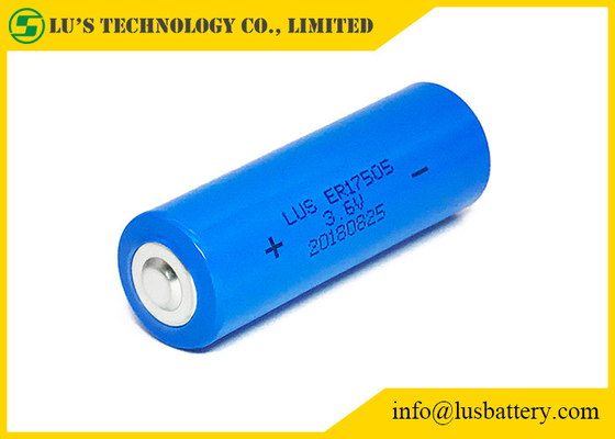 Ένα φορητές Lisocl2 μπαταρίες ER17505 3.6V 3400mah μεγέθους